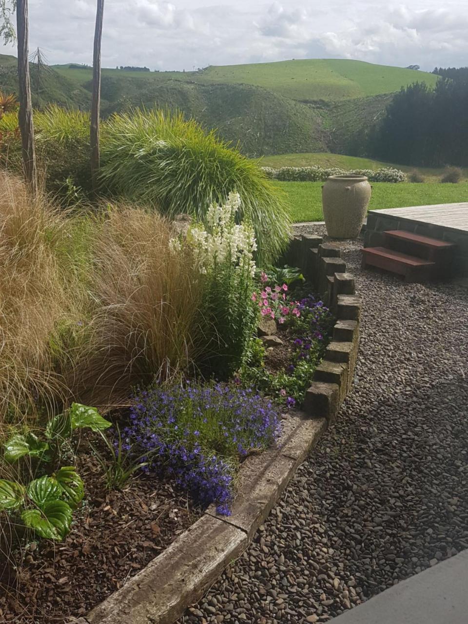 Above The River Karapiro Bed & Breakfast Exterior photo