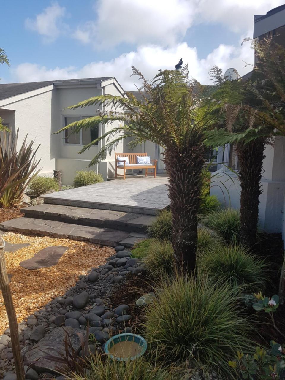 Above The River Karapiro Bed & Breakfast Exterior photo